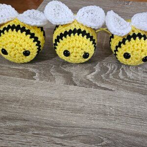 Crochet Bee and Flower Coaster
